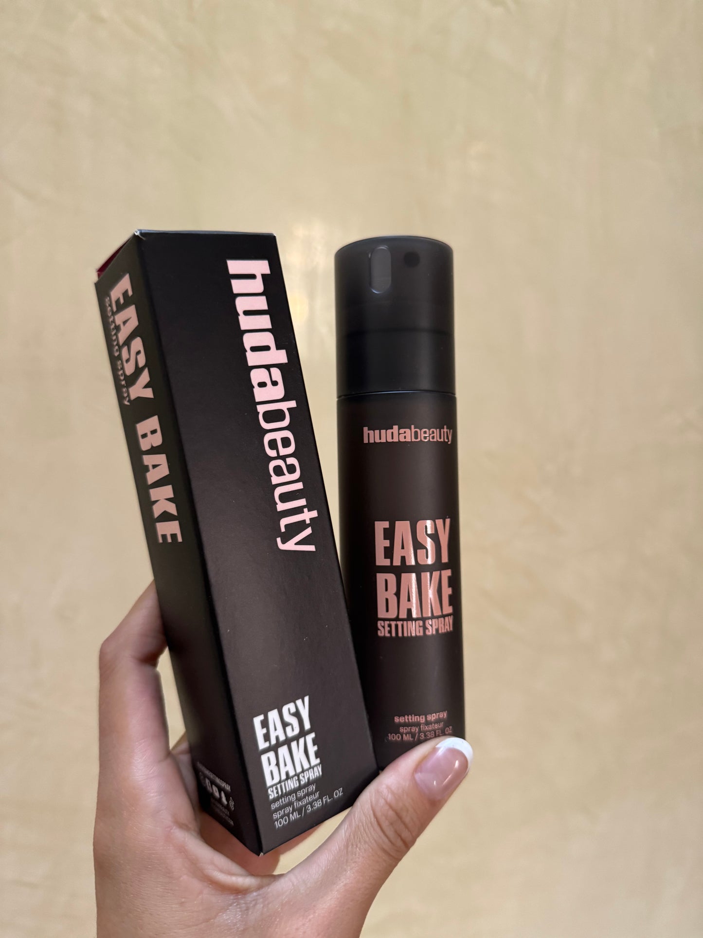 HUDA BEAUTY Easy Bake Blurring Setting Spray with 16-Hour Wear 100ml