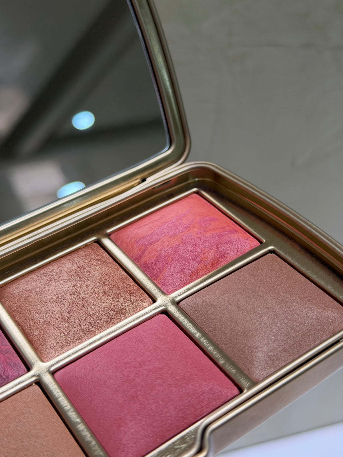 Hourglass Ambient Lighting Edit Unlocked Palette LUCK