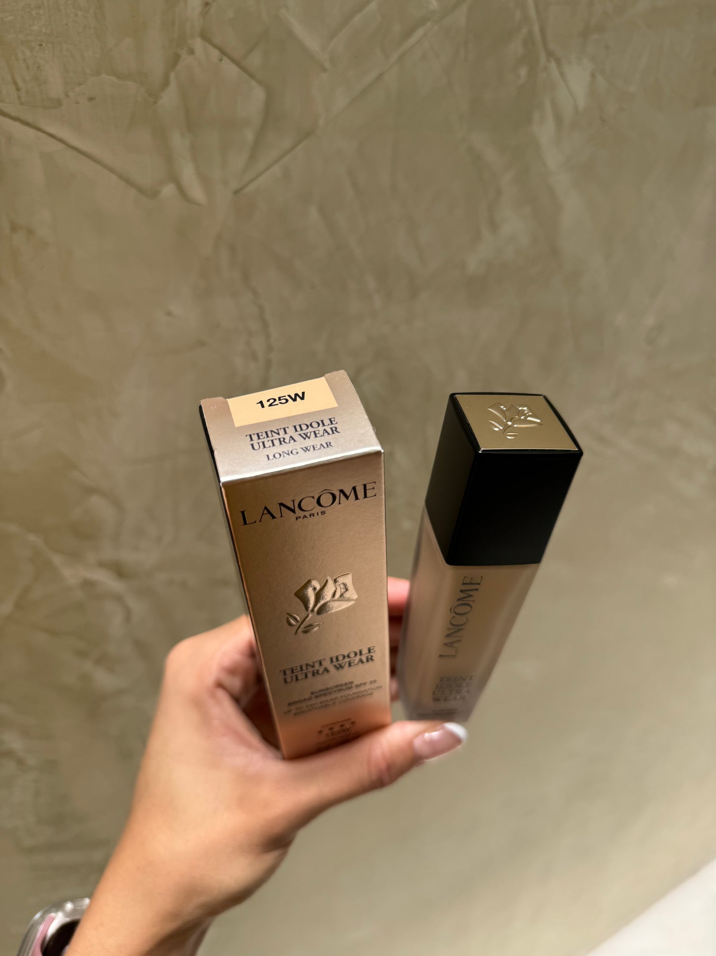 Lancôme Teint Idole Ultra 24H Long Wear Matte Foundation with Hyaluronic Acid & Vitamin E tono-125W