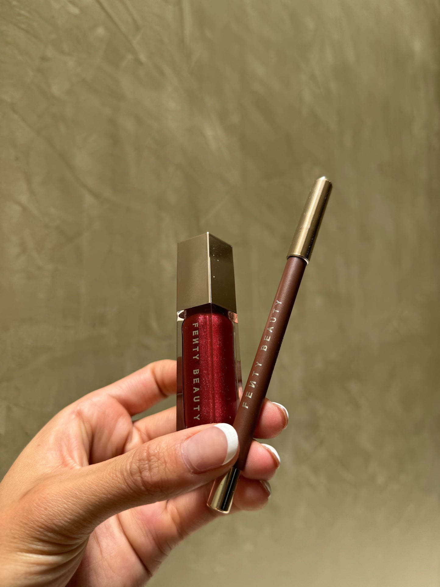 CHOCOLATE CHERRIEZ 2-PIECE LIP SET + POUCH