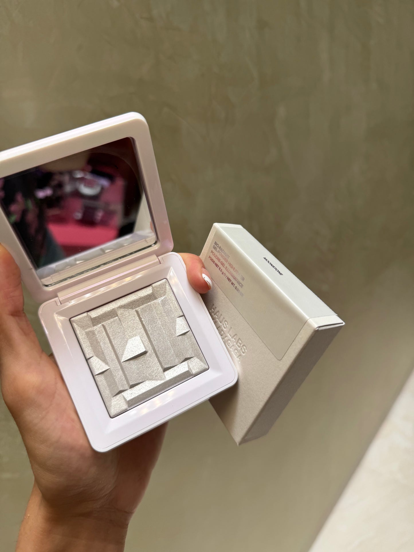 HAUS LABS BY LADY GAGA Bio-Radiant Gel-Powder Illuminating Highlighter with Fermented Arnica Tono- Moonstone
