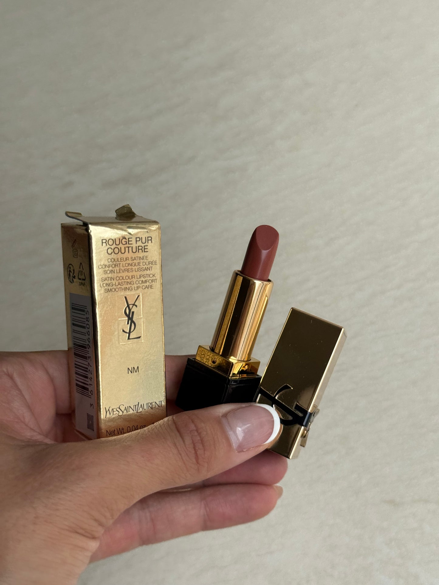 Mini Yves Saint Laurent Rouge Pur Couture Caring Satin Lipstick with Ceramides Tono- Nu Muse