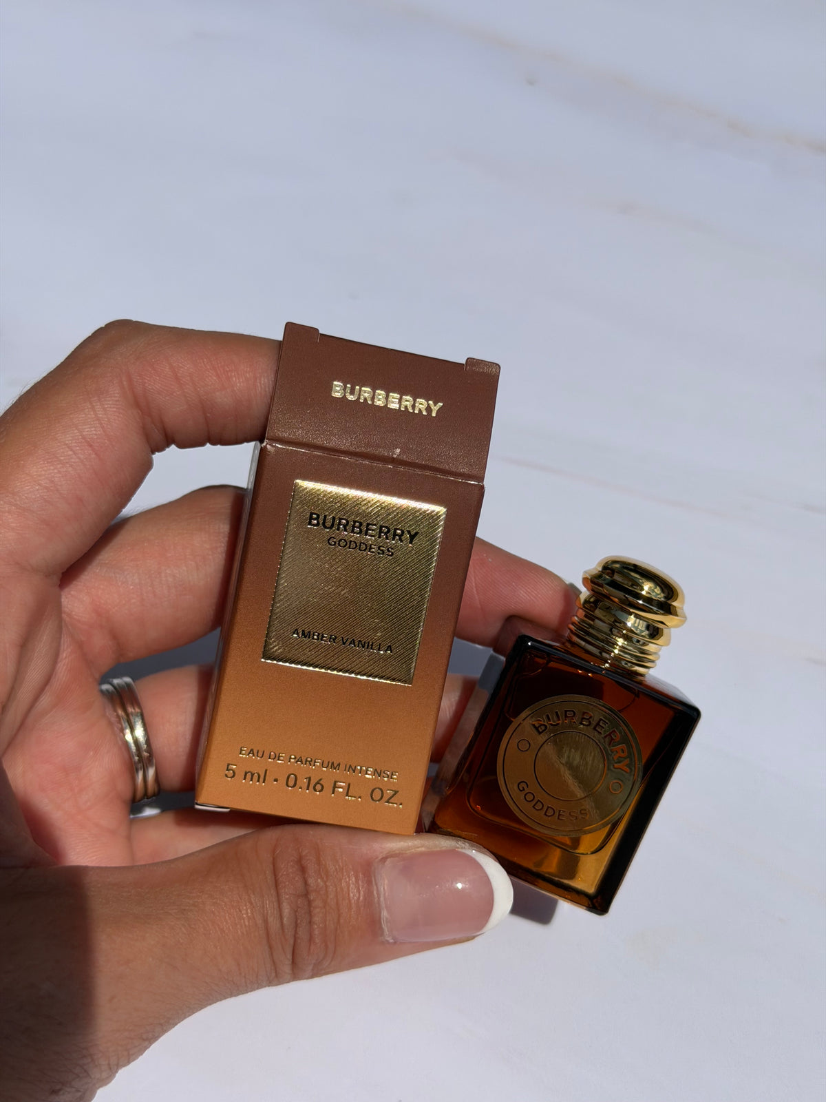 Burberry- Goddess Amber Vanilla Eau de Parfum Intense with Maple Syrup & Amber 5ml