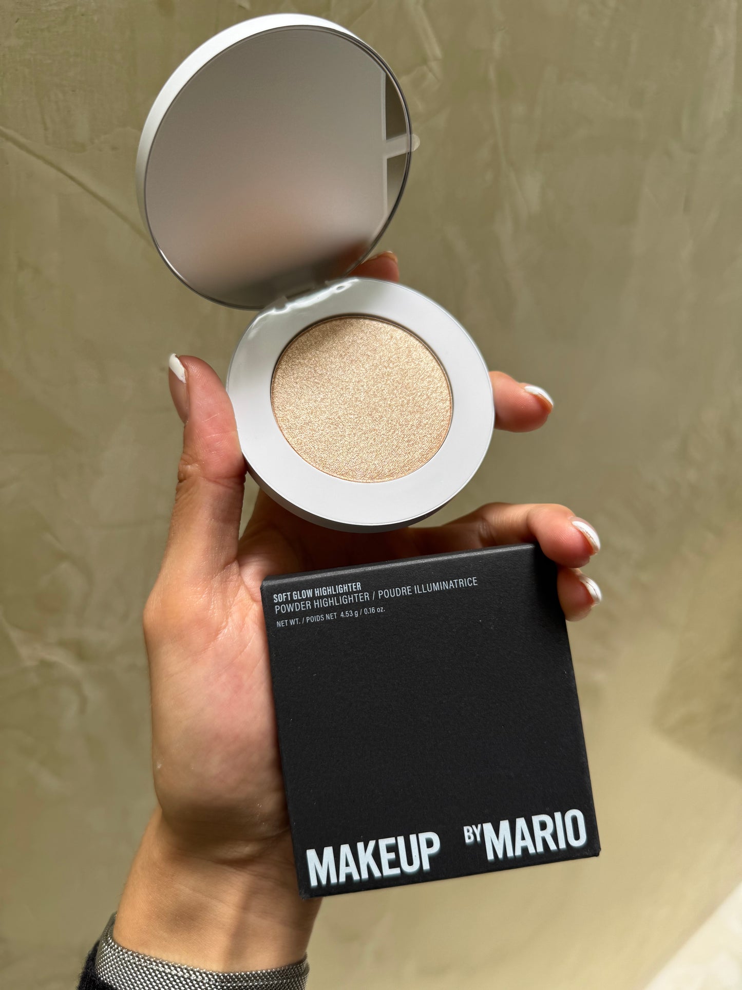 MAKEUP BY MARIO Soft Glow Highlighter Tono- GOLDEN