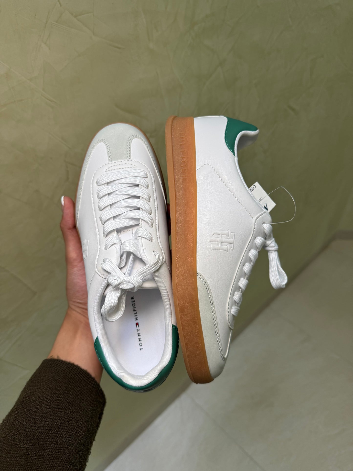 Tenis Tommy Hilfiger Talla 25MX (sin caja)