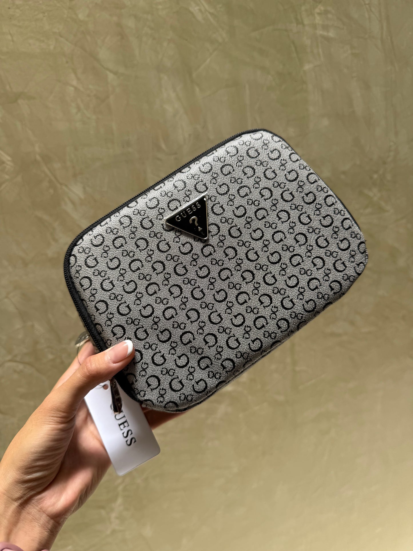 Cosmetiquera GUESS doble cierre chica