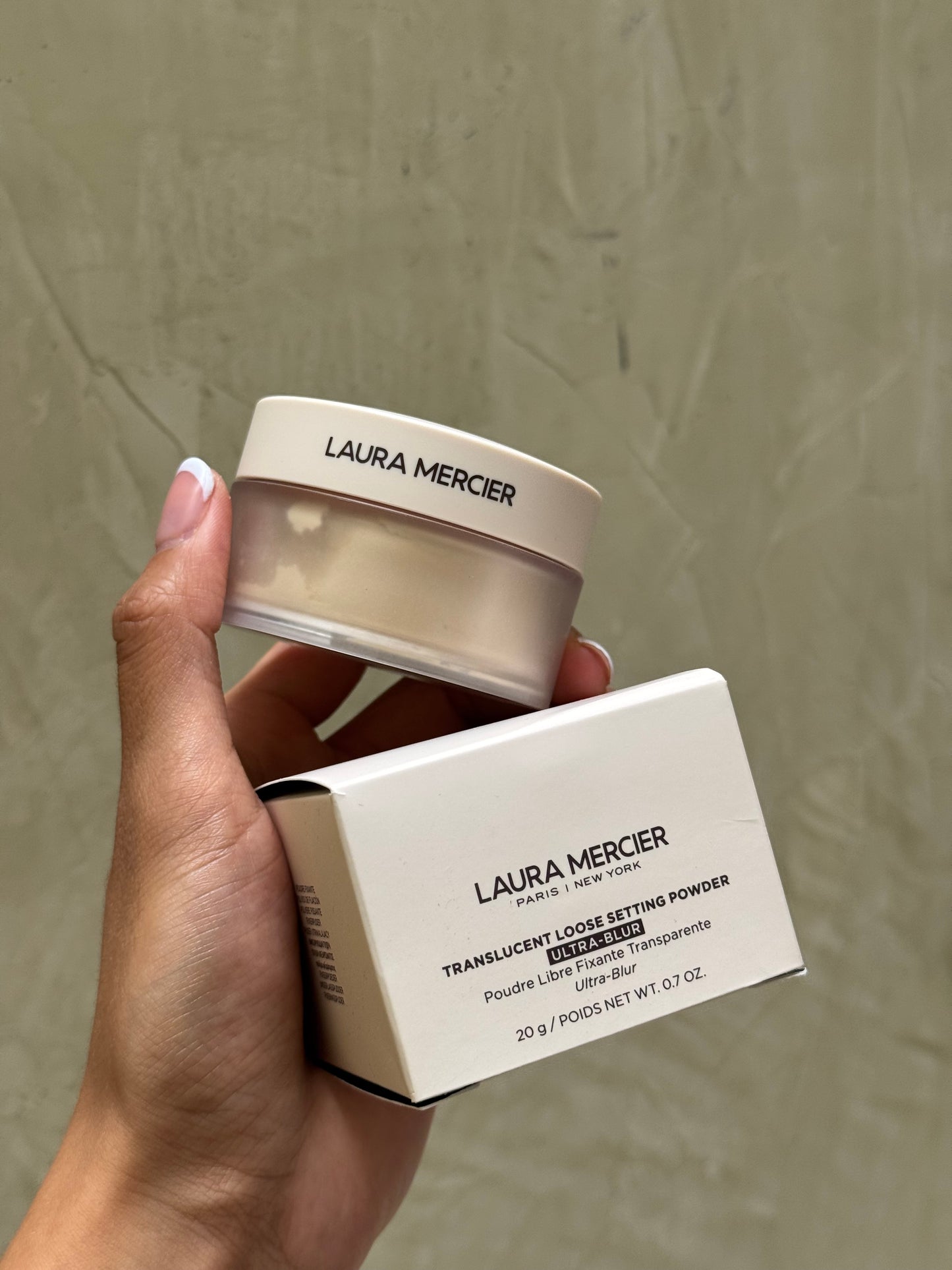 Laura Mercier Ultra-Blur Talc-Free Longwearing Translucent Loose Setting Powder- TRANSLUCENT
