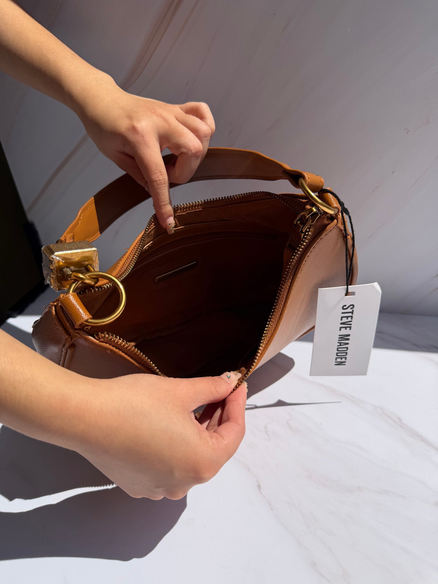 Shoulder Bag STEVE MADDEN-Color café chica