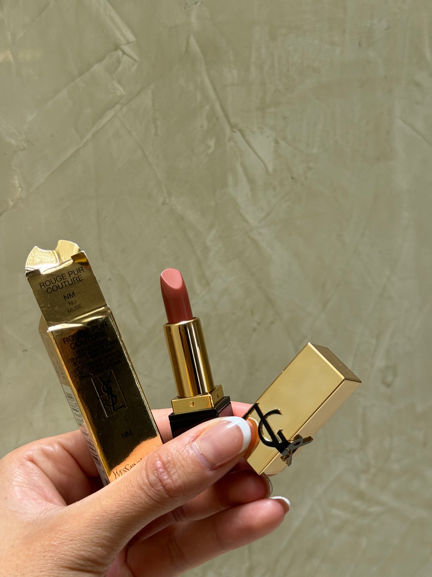 Mini Yves Saint Laurent Rouge Pur Couture Caring Satin Lipstick with Ceramides Tono- Nu Muse