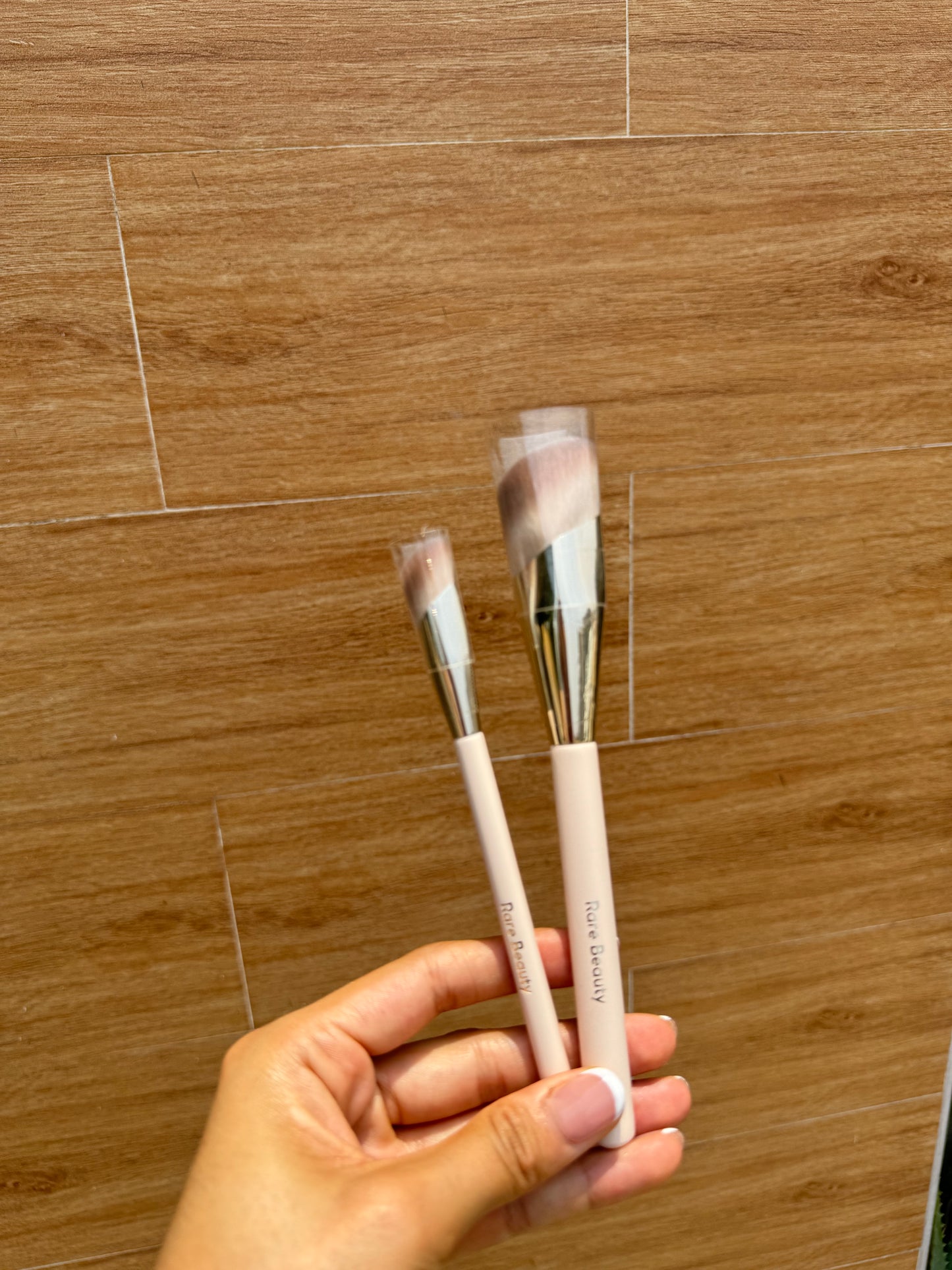 Liquid Touch Foundation Brush Rare Beauty