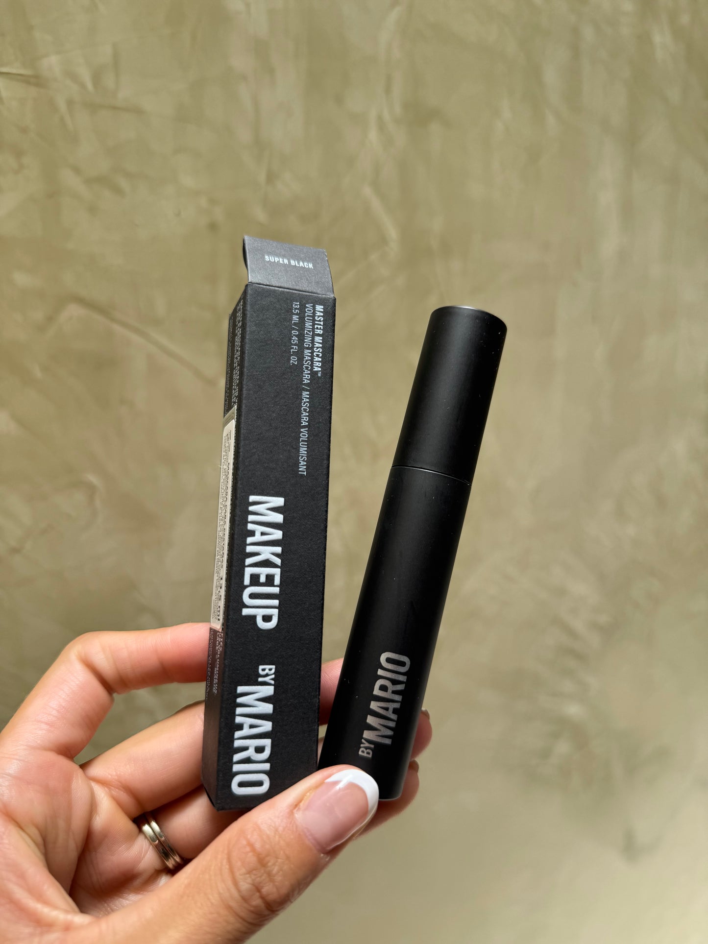 MAKEUP BY MARIO Master Mascara™ Volumizing & Lift SUPER BLACK