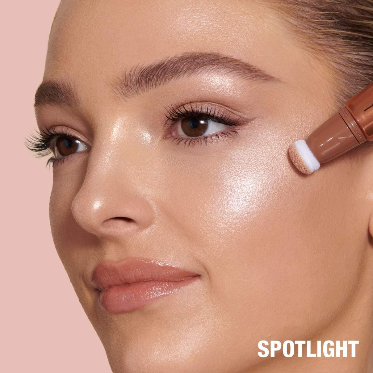 Charlotte Tilbury Beauty Highlighter Wand- SPOTLIGHT