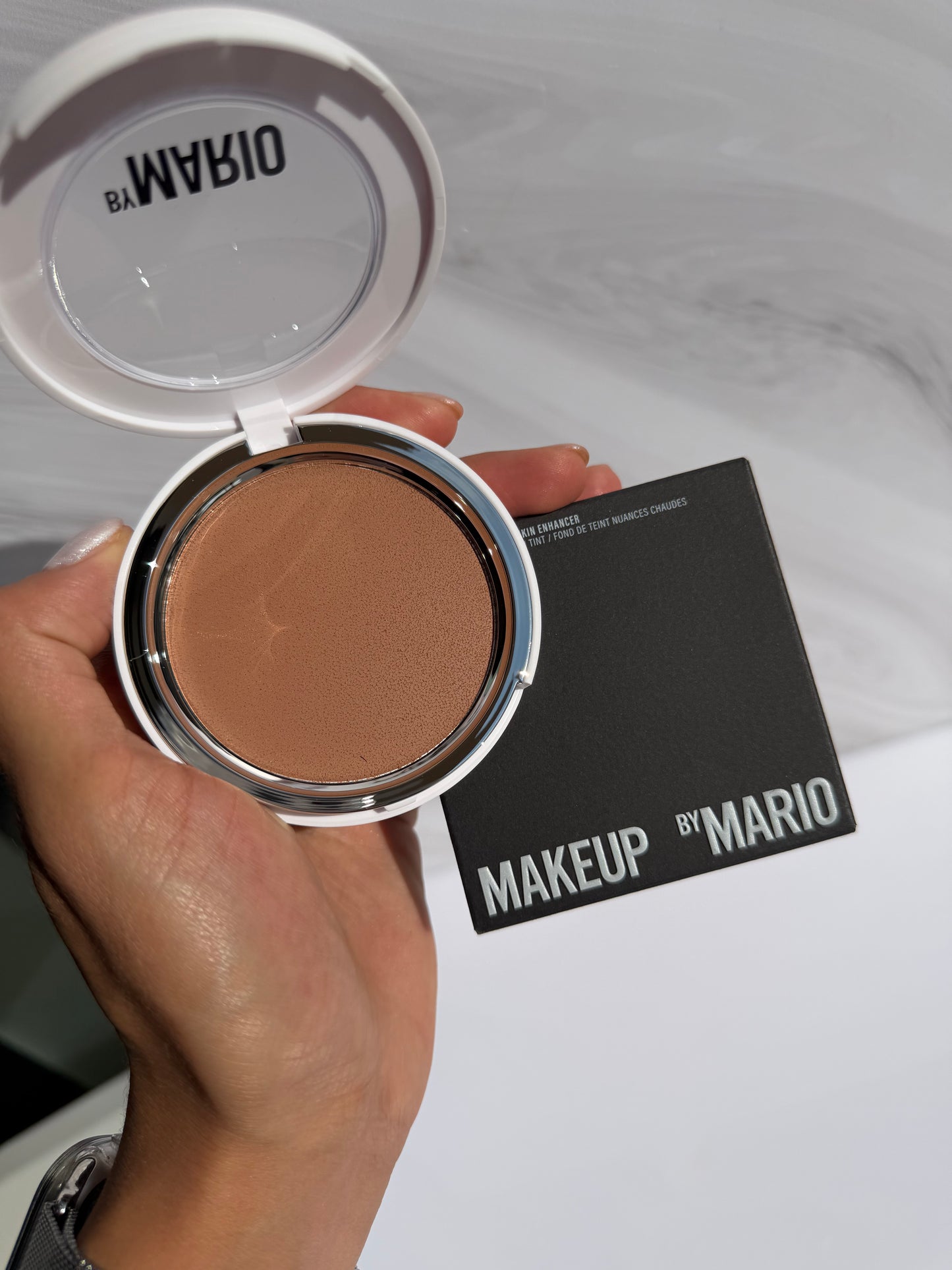 MAKEUP BY MARIO SoftSculpt Transforming Skin Enhancer- TONO- LIGHT MEDIUM