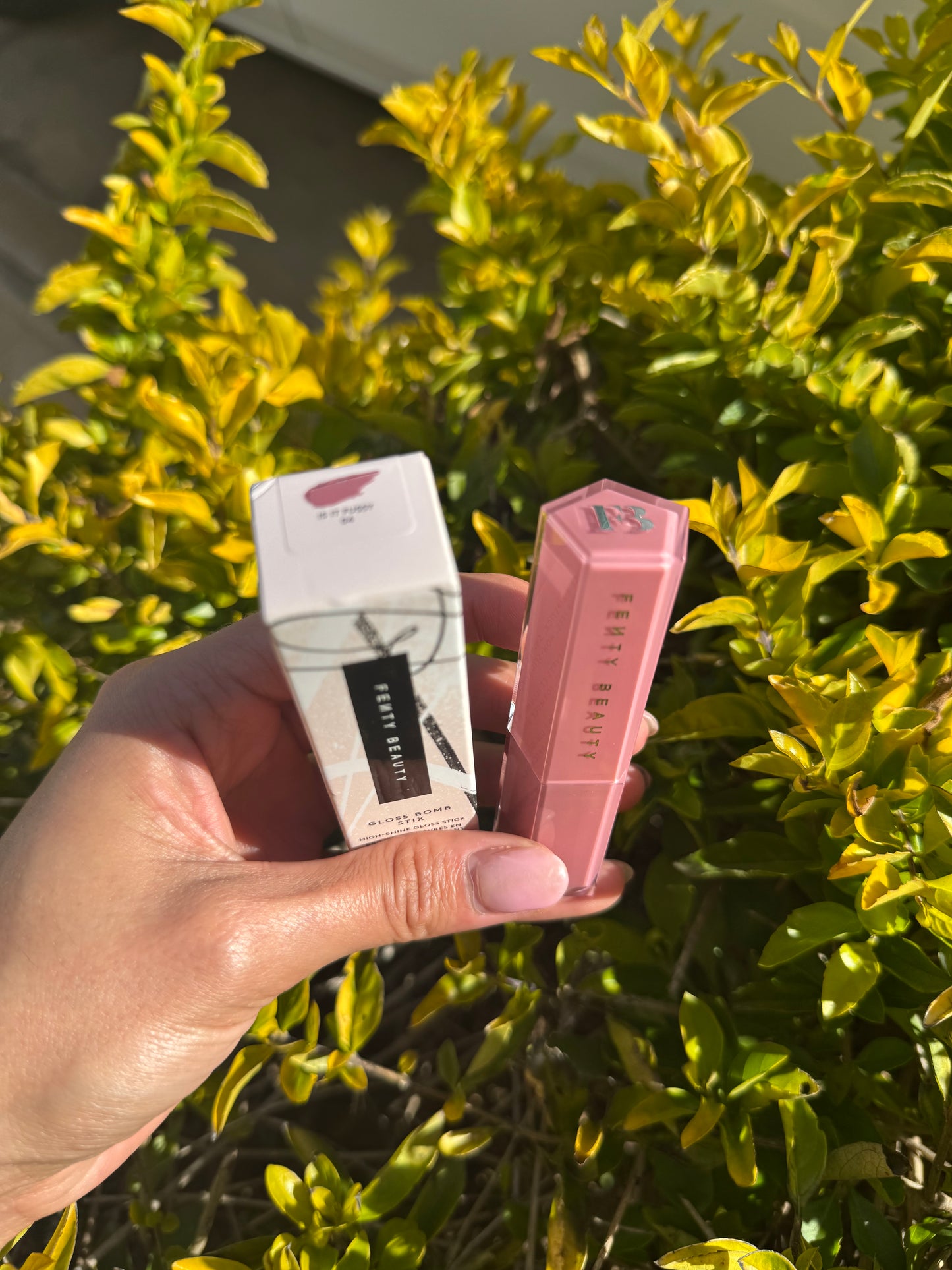 Gloss Bomb Stix High-Shine Gloss Stick- FENTY BEAUTY - Is It Fu$$y