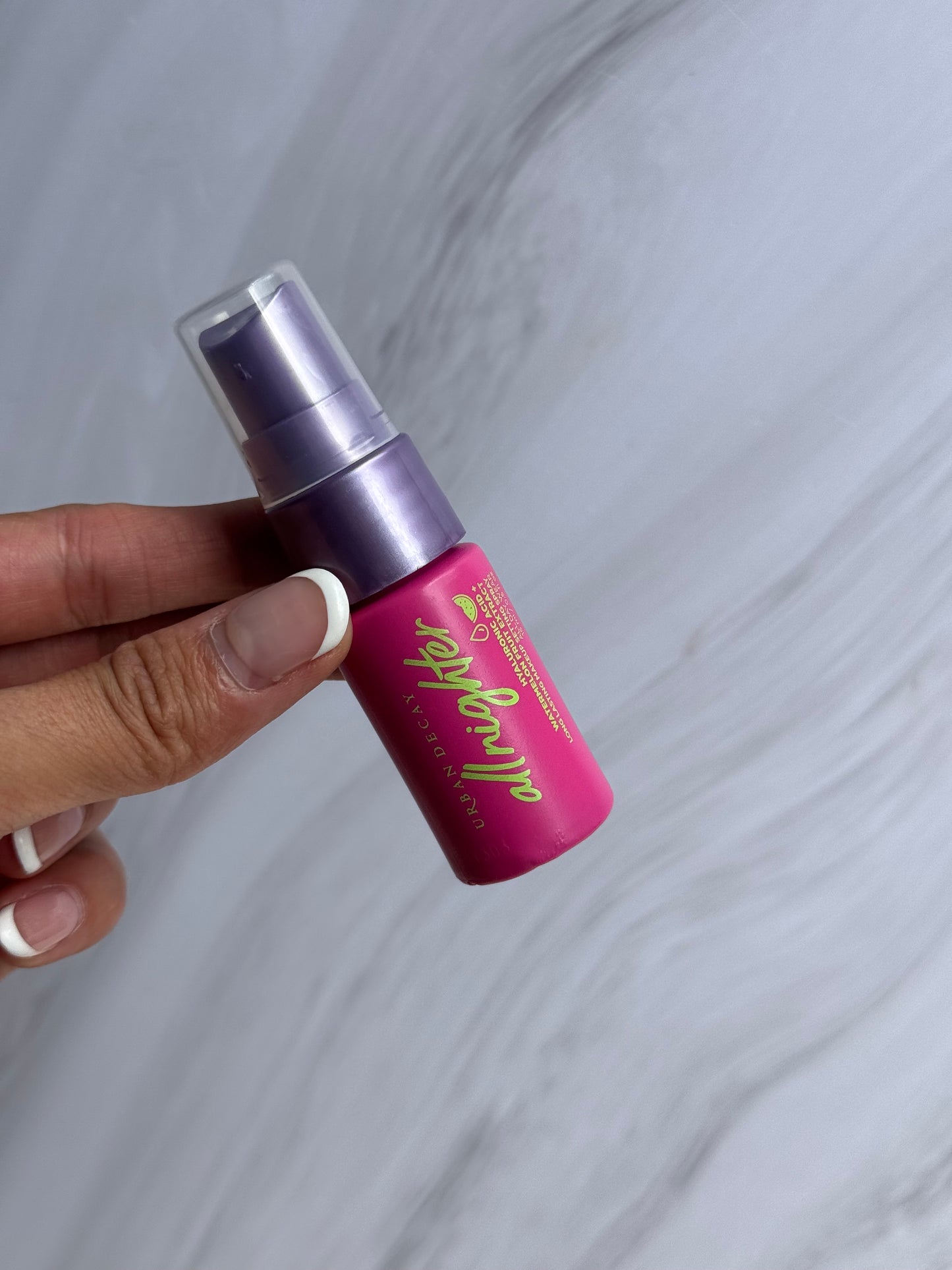 MINI Urban Decay
All Nighter Hydrating Hyaluronic Acid Dewy Setting Spray 15ml (sin caja)
