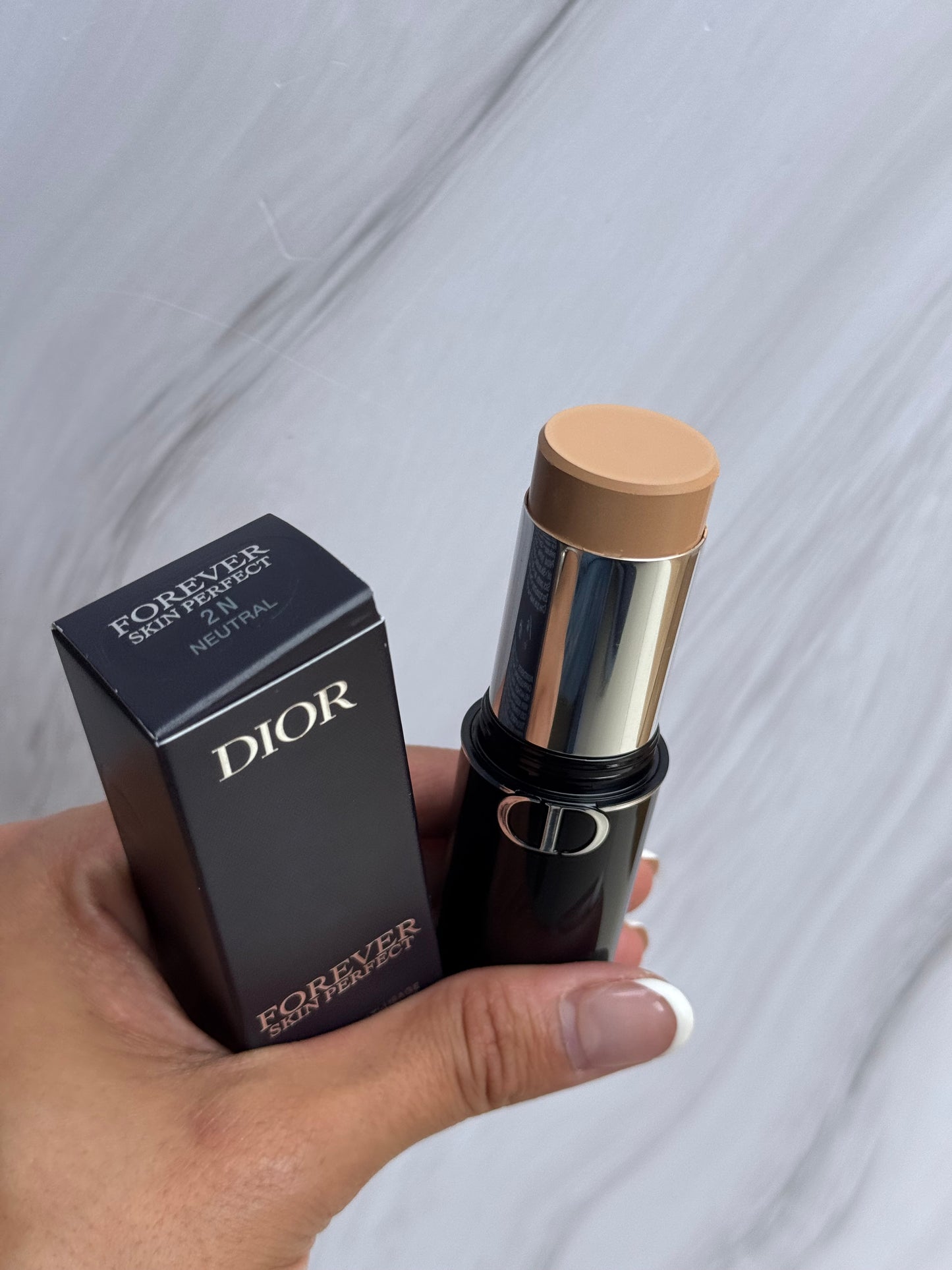 Forever Skin Perfect 24H Multi-Use Foundation Stick- Dior tono 2N Neutral