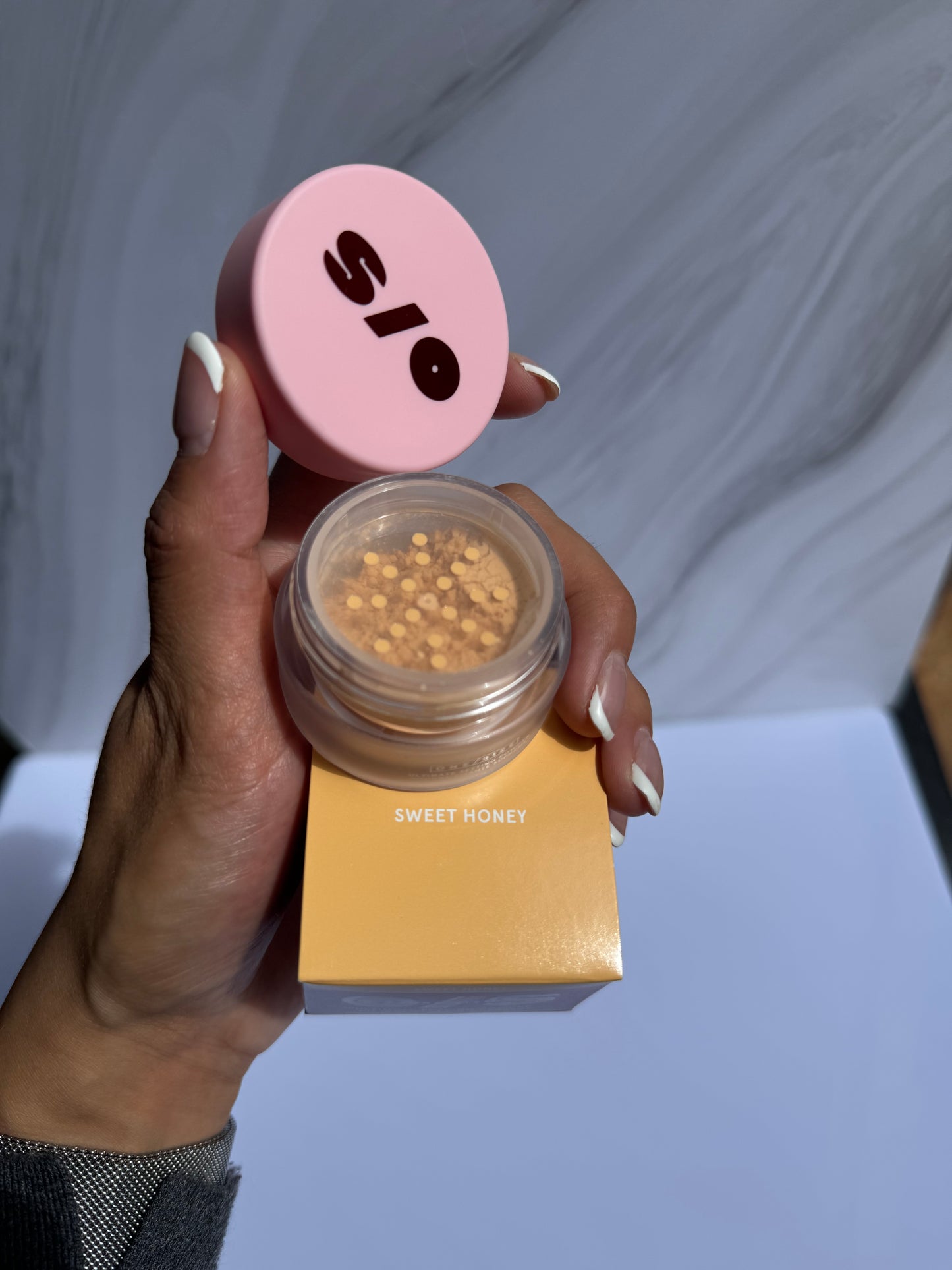 MIN- ONE/SIZE by Patrick Starrr Ultimate Blurring Setting Powder- SWEET HONEY