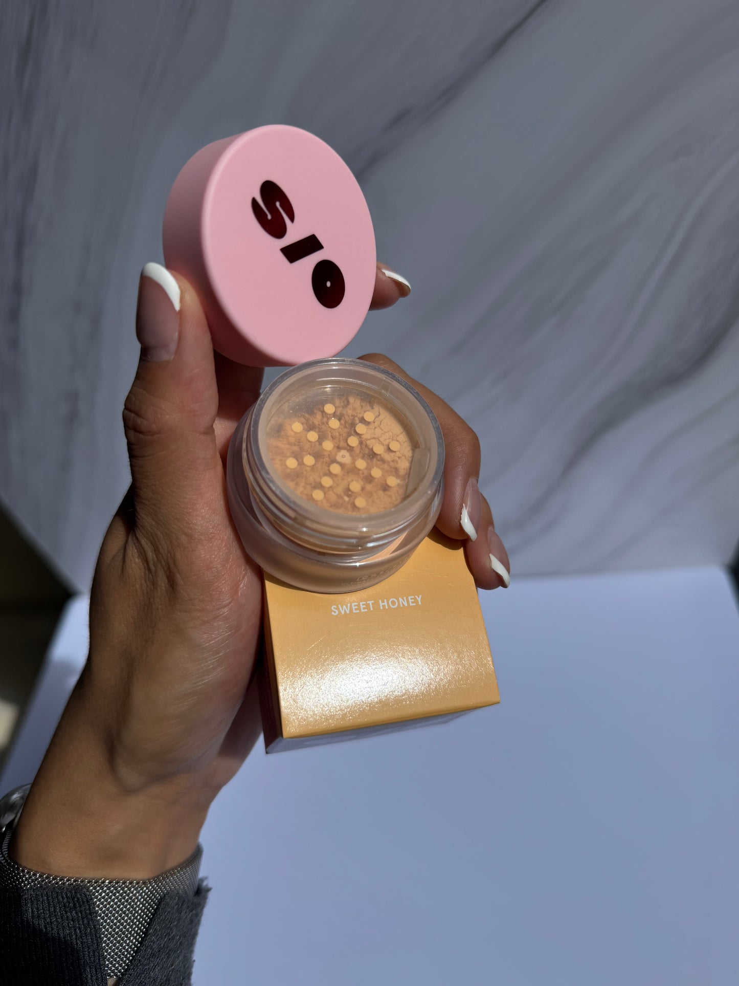 MIN- ONE/SIZE by Patrick Starrr Ultimate Blurring Setting Powder- SWEET HONEY