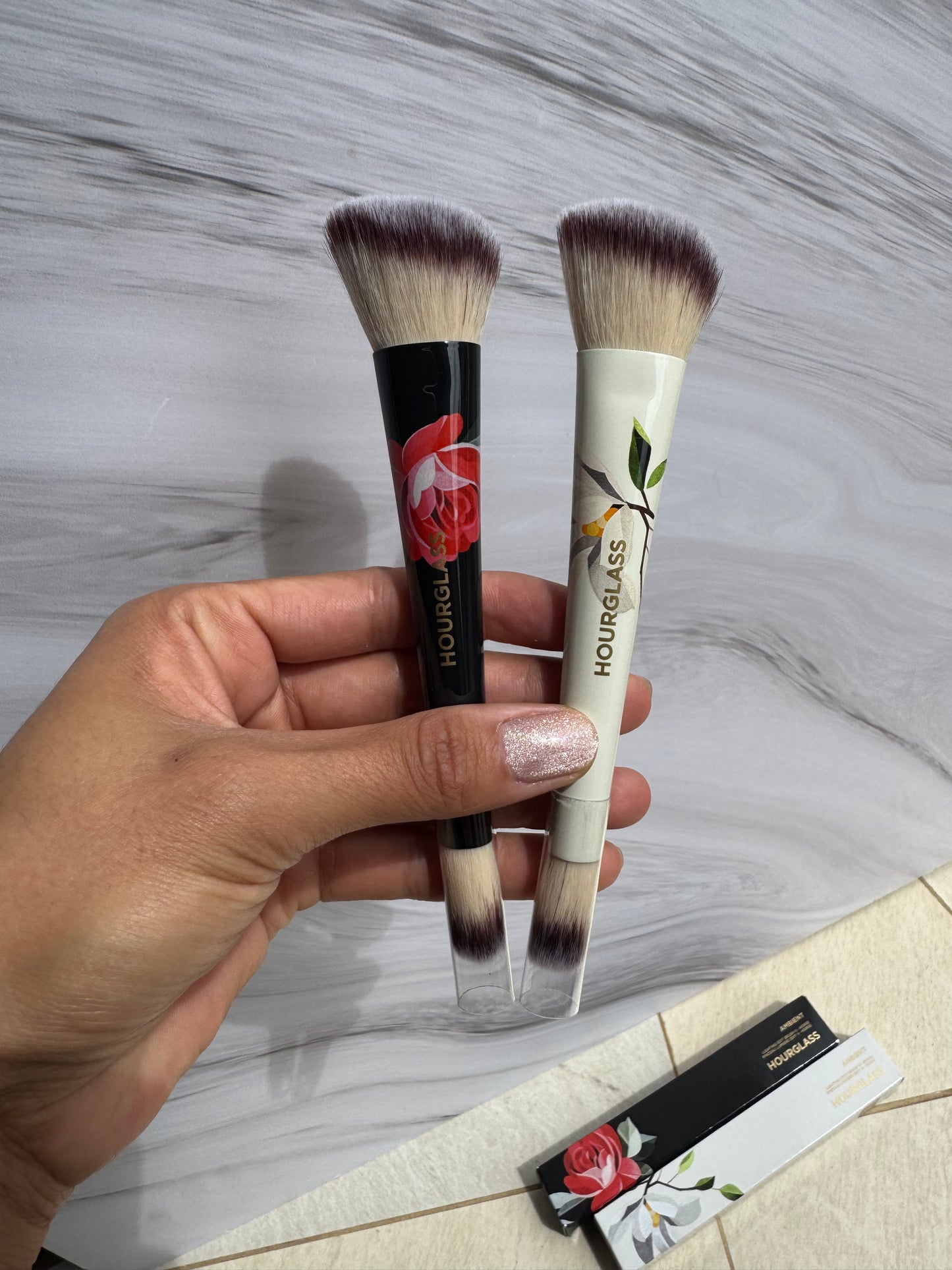 Hourglass AMBIENT LIGHTING EDIT BRUSH II HORSE