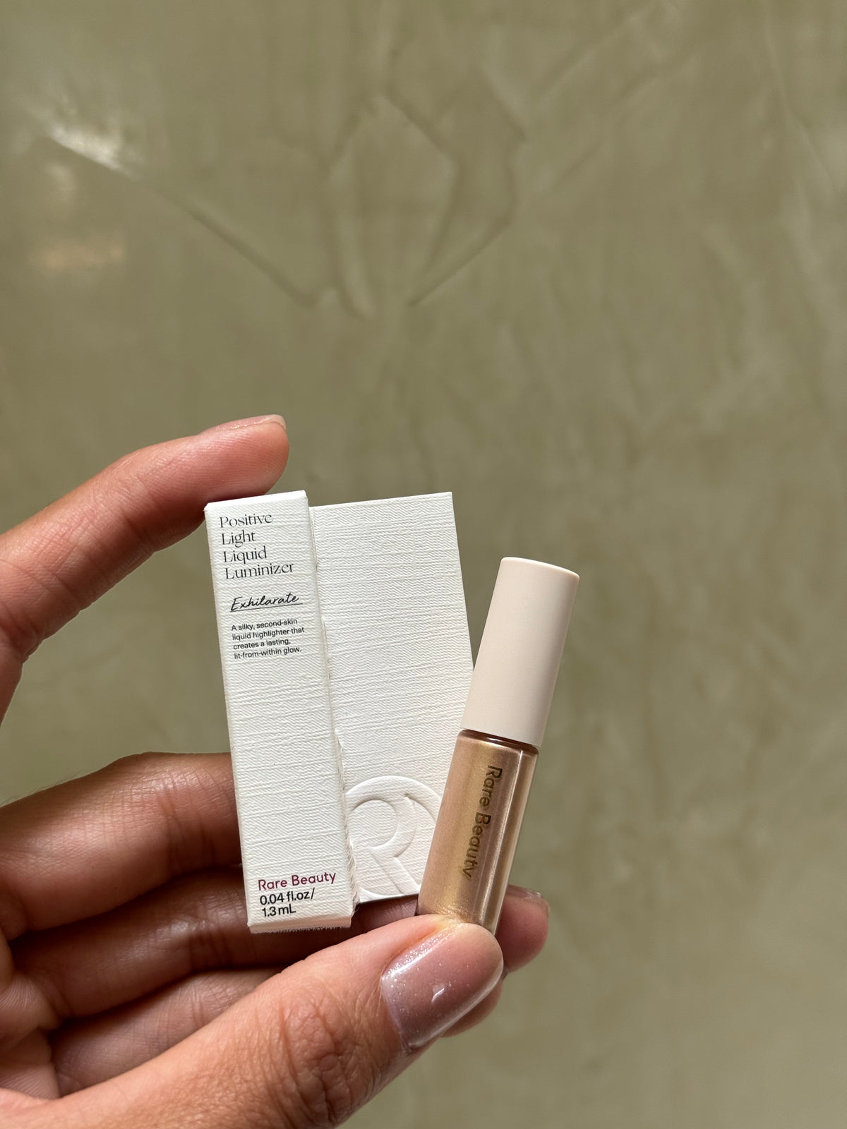 Mini Positive Light Liquid Luminizer Rare Beauty Tono- Exhilarate 1.3ml