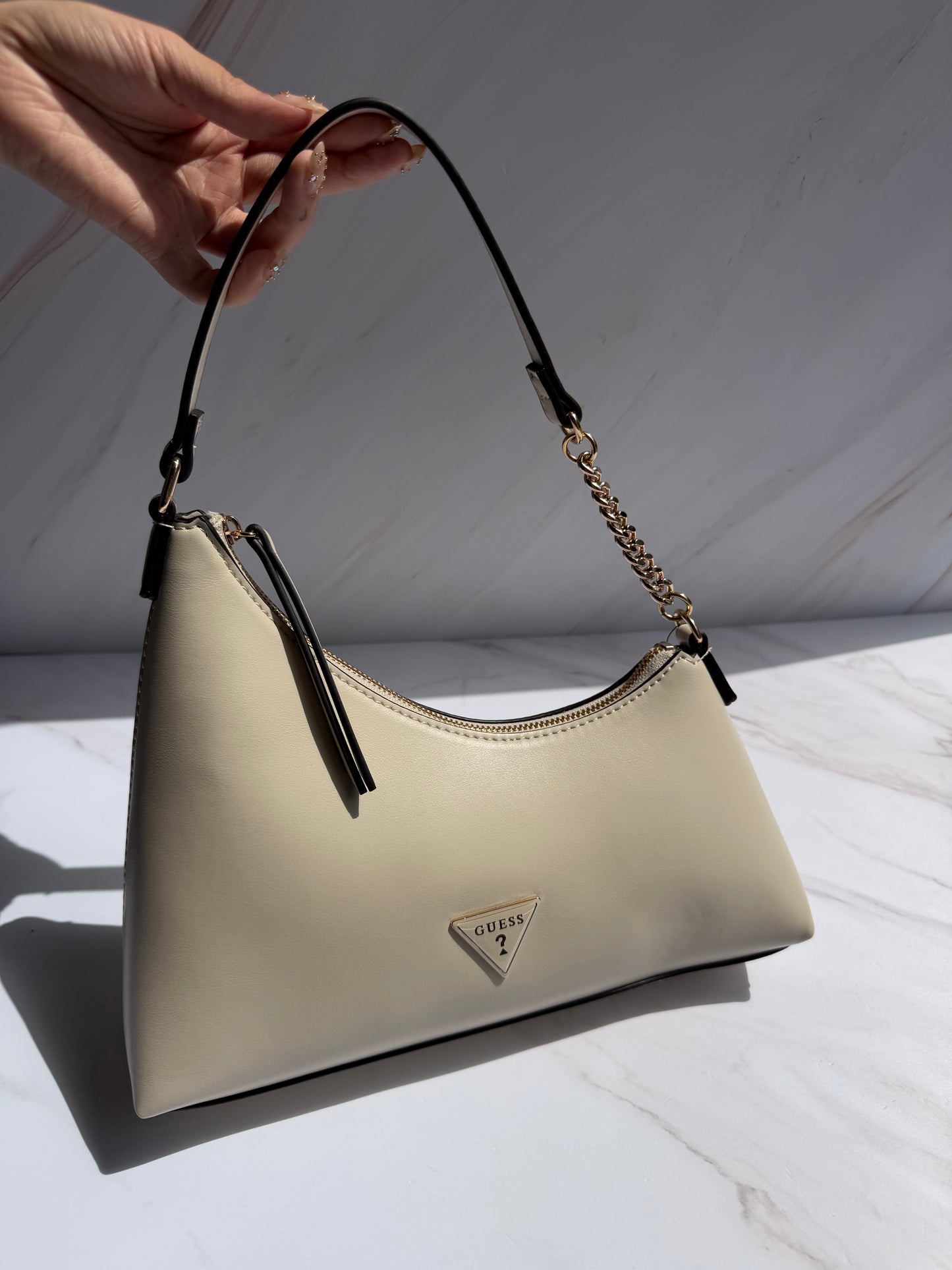 Shoulder Bag GUESS- Color Crema chica