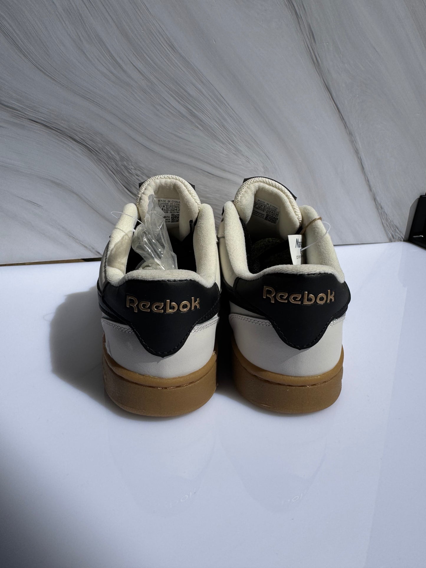 Tenis Reebok 24MX Beige con Negro