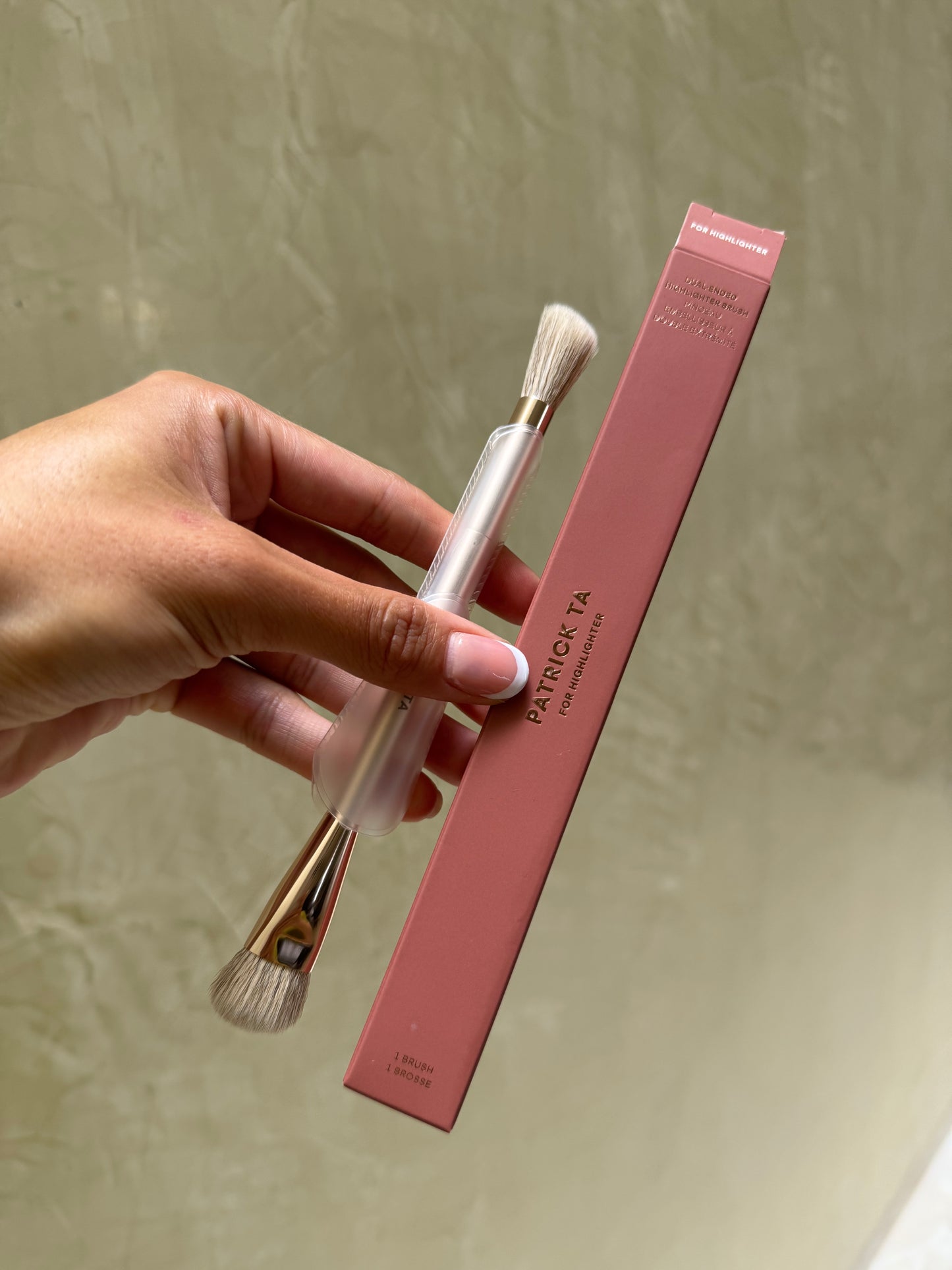 PATRICK TA Dual Ended Highlighter Brush