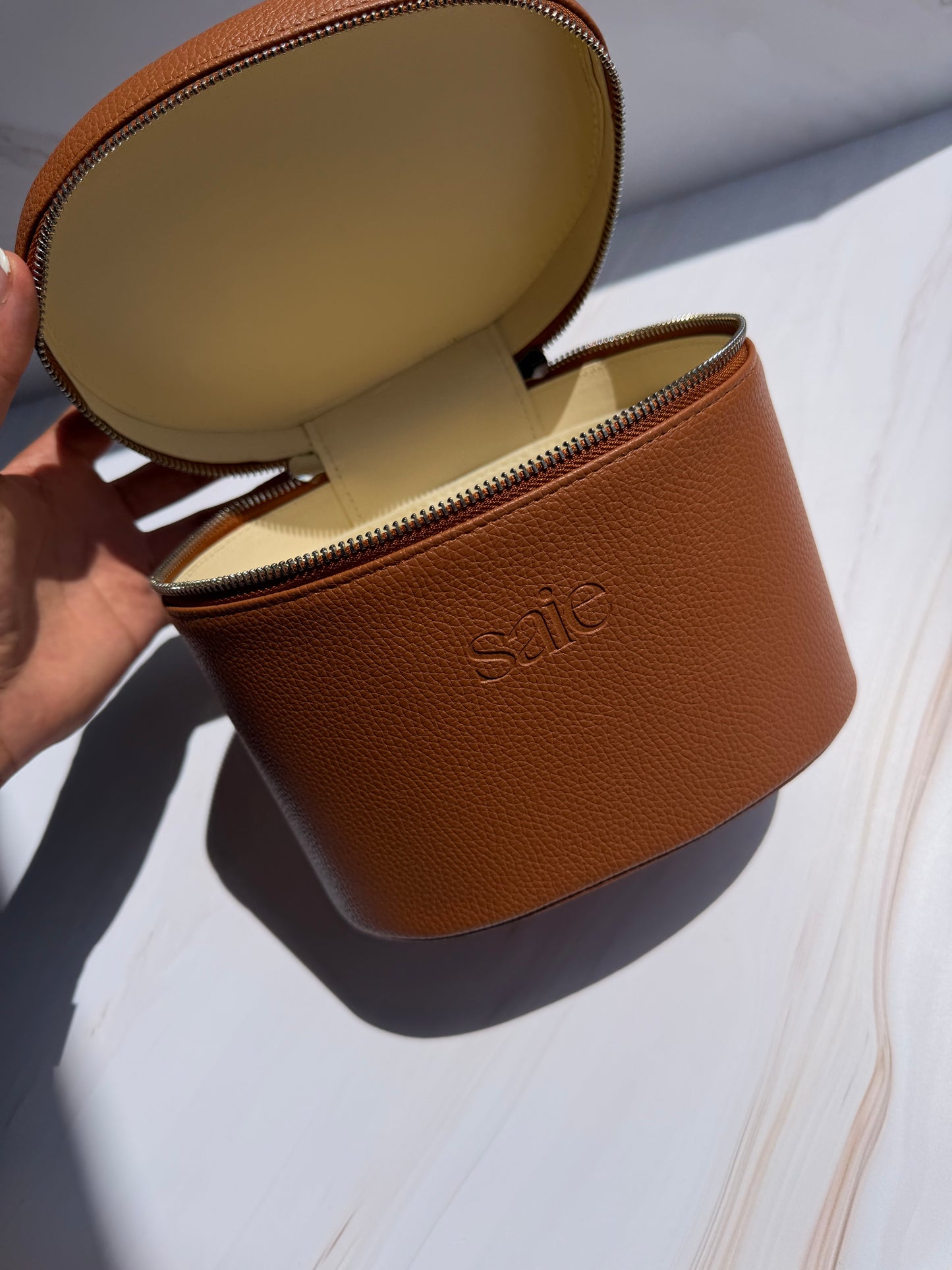 Saie- The Vanity Case
