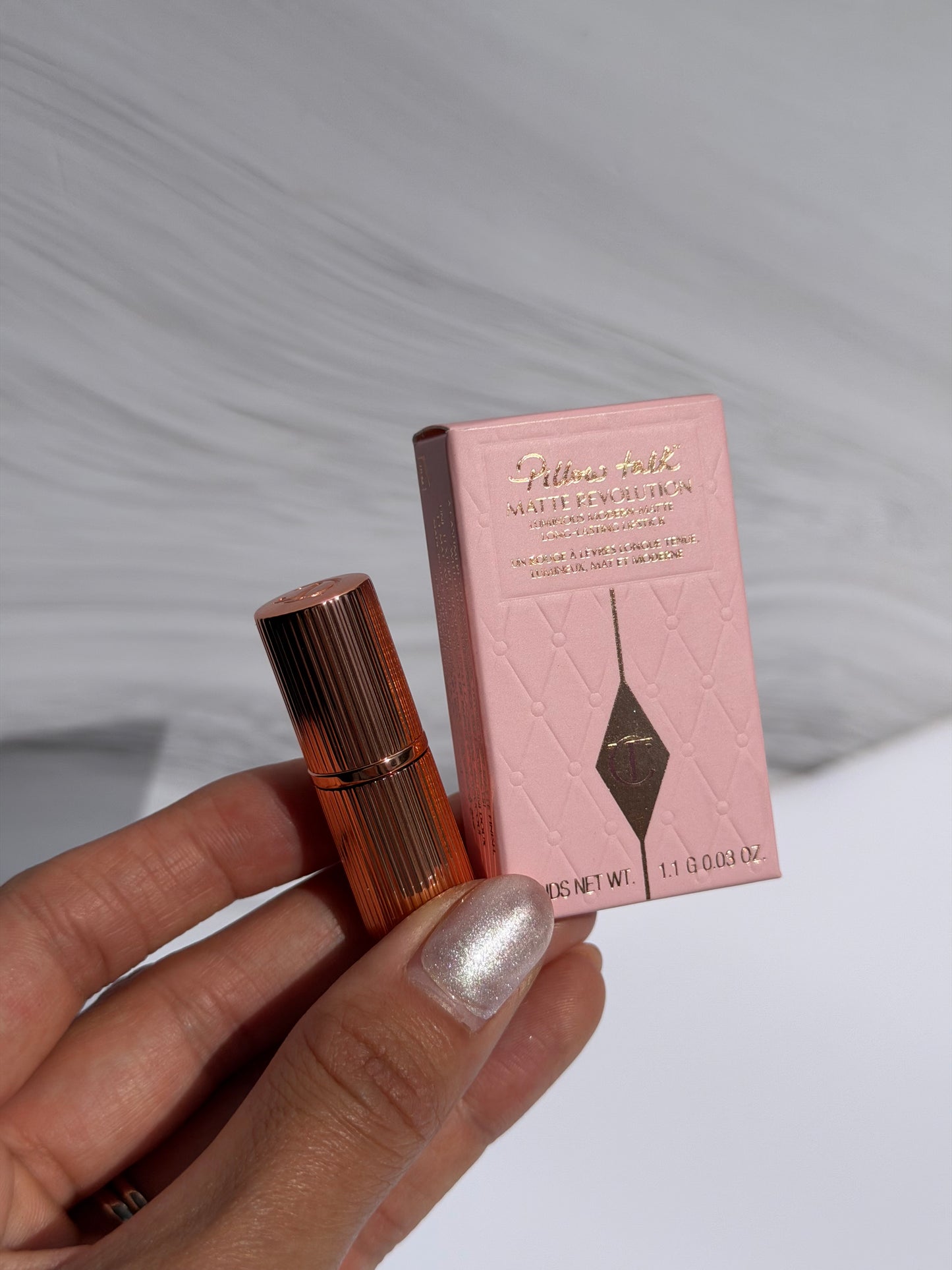 Mini Charlotte Tilbury Matte Revolution Hydrating Lipstick Tono- Pillow Talk Medium