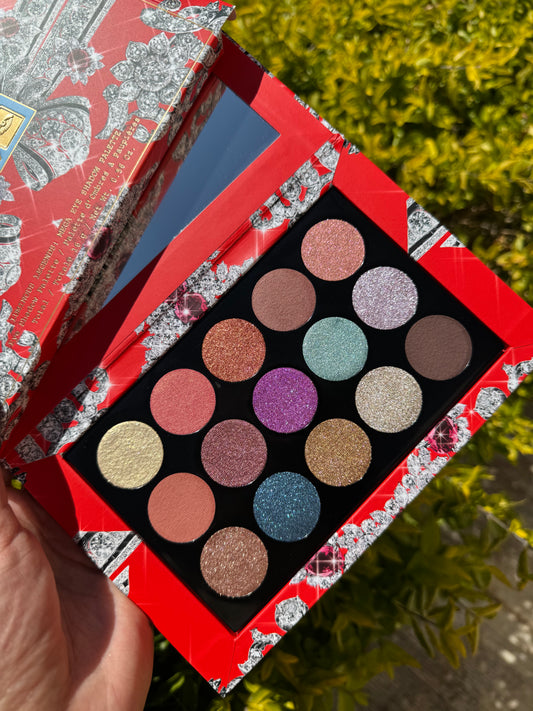 Luminous Legends: Mega Eye Shadow Palette- Pat McGrath