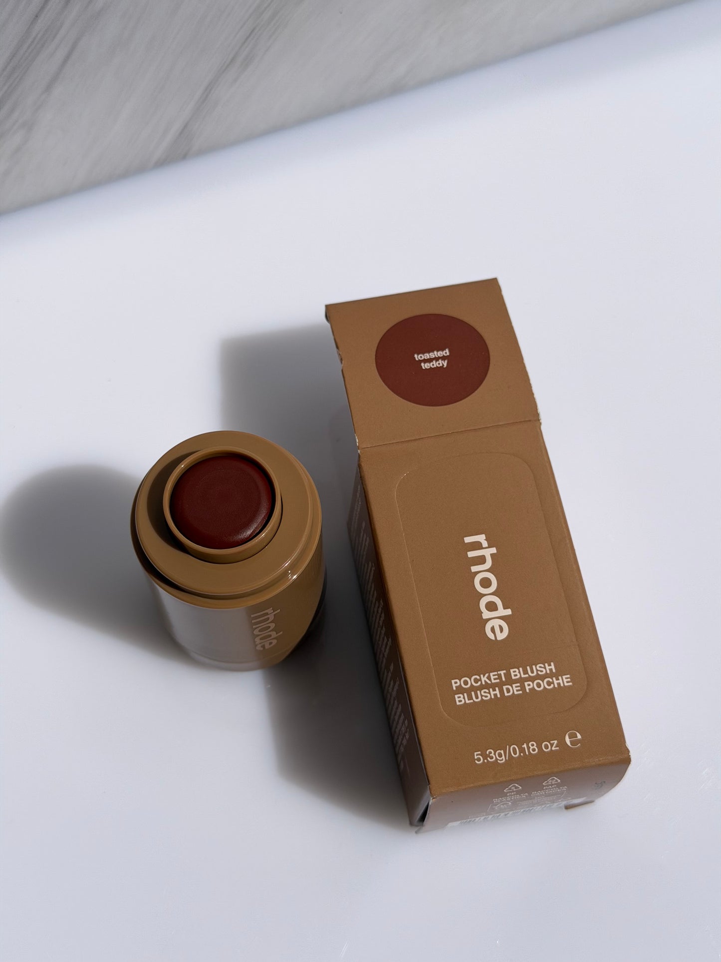 Pocket Blush Rhode tono Toasted Teddy
