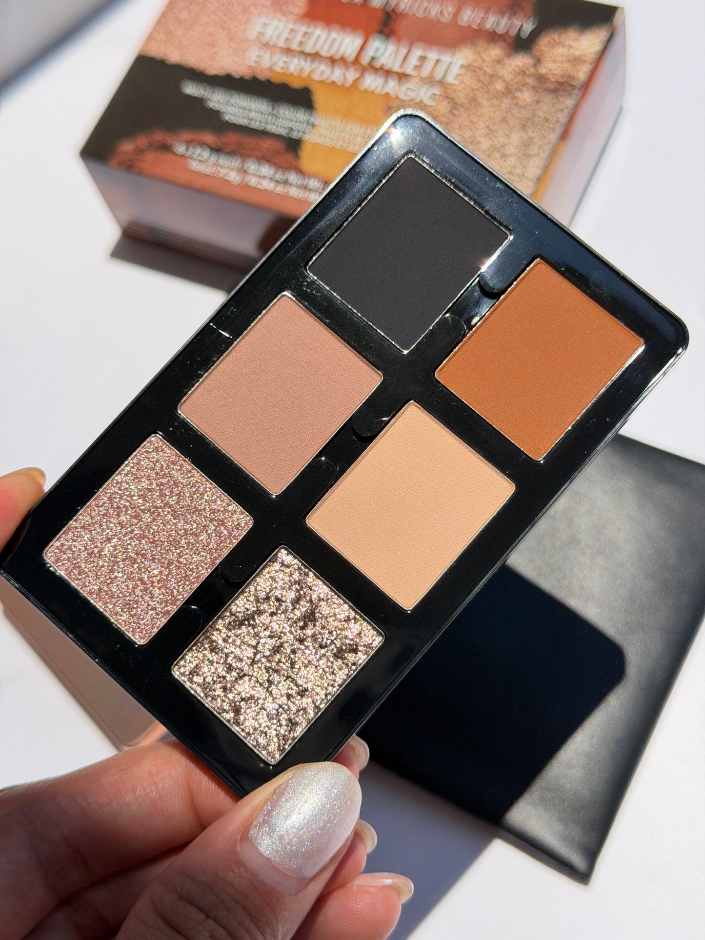 Danessa Myricks -Mini Everyday Magic Neutral Freedom Palette