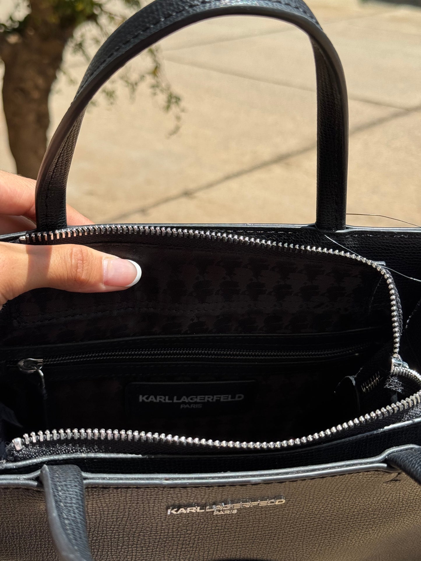 Crossbody Karl Lagerfeld con Strap grueso Negra
