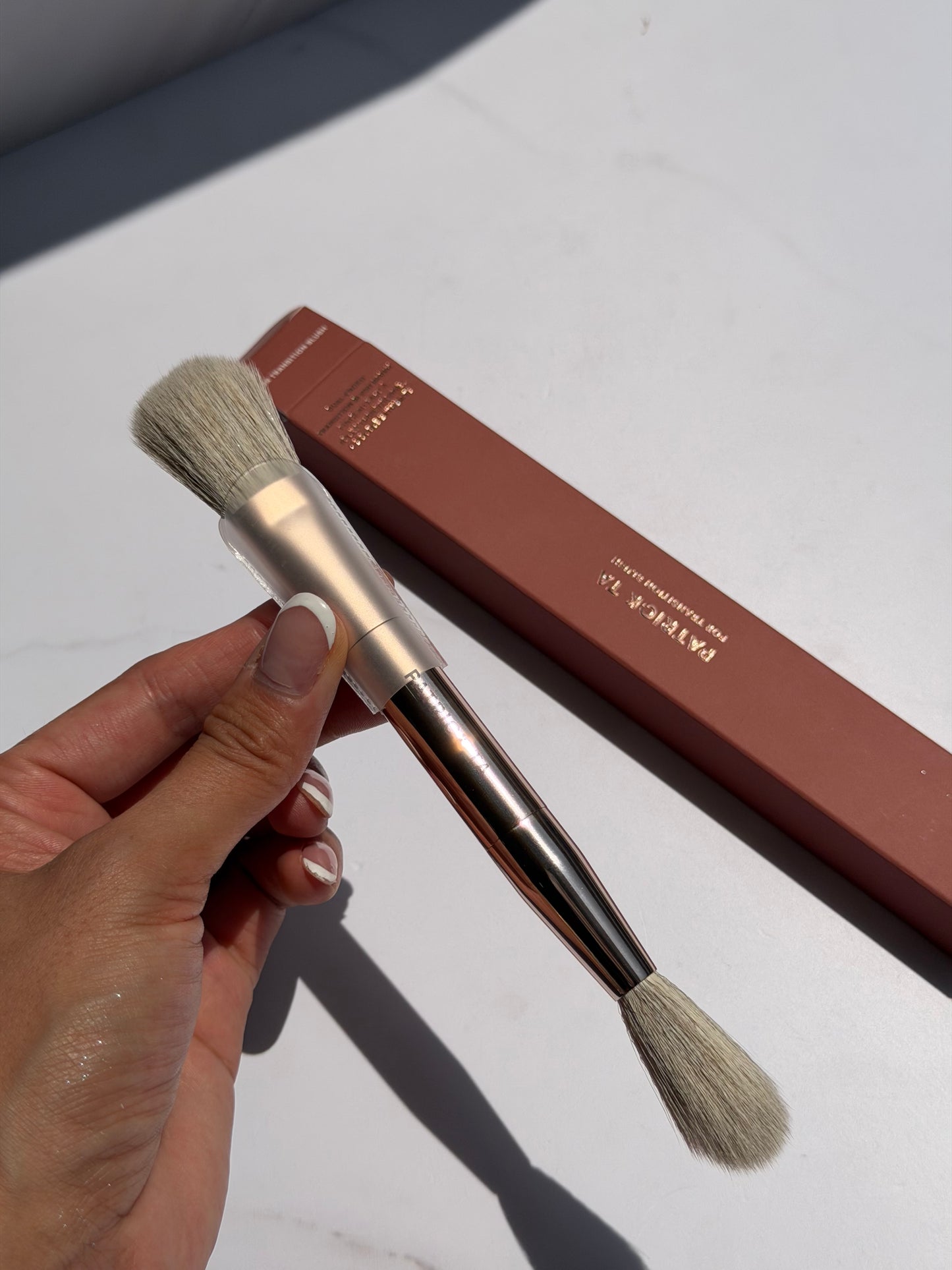 PATRICK TA 
Dual Ended Transition Blush Brush