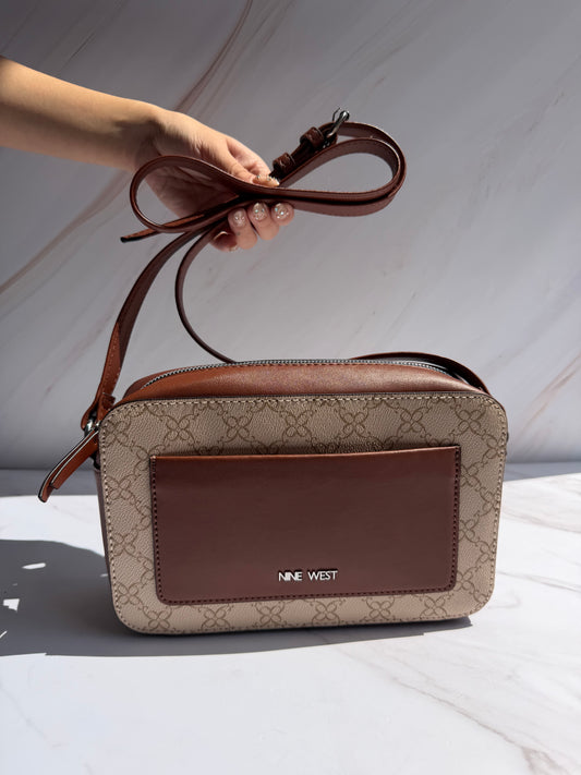 Crossbody NINE WEST- Color Café chica