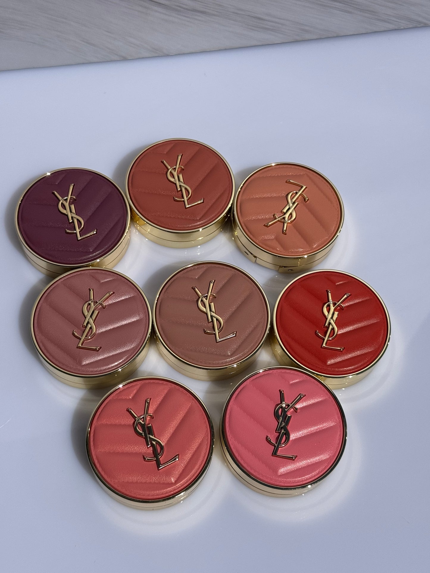 Yves Saint Laurent Make Me Blush 24H Buildable Powder Blush Tono- 37 PEACHY NUDE
