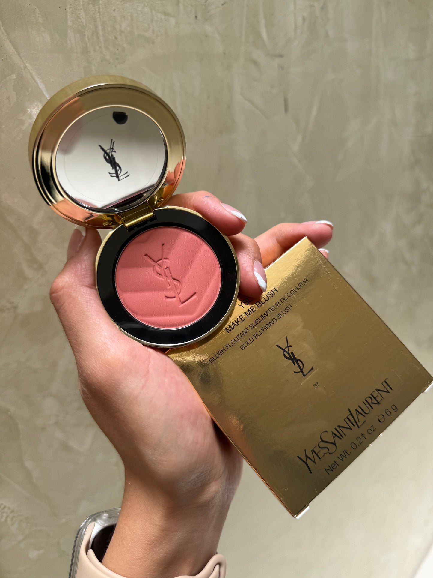 Yves Saint Laurent Make Me Blush 24H Buildable Powder Blush Tono- 37 PEACHY NUDE
