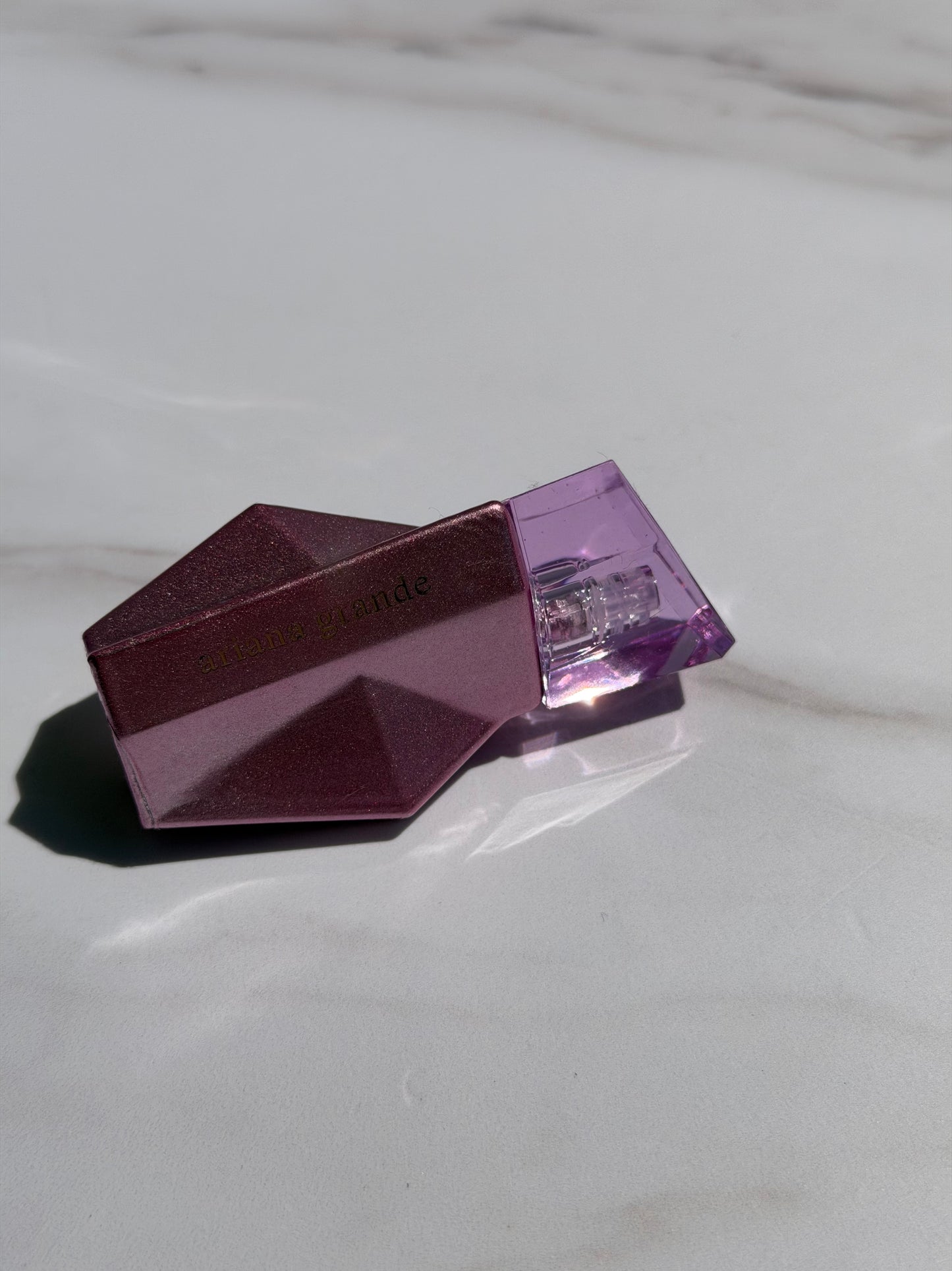Ariana Grande- Mini r.e.m. Cherry Eclipse 2 Piece Set 6.5ml (sin caja)