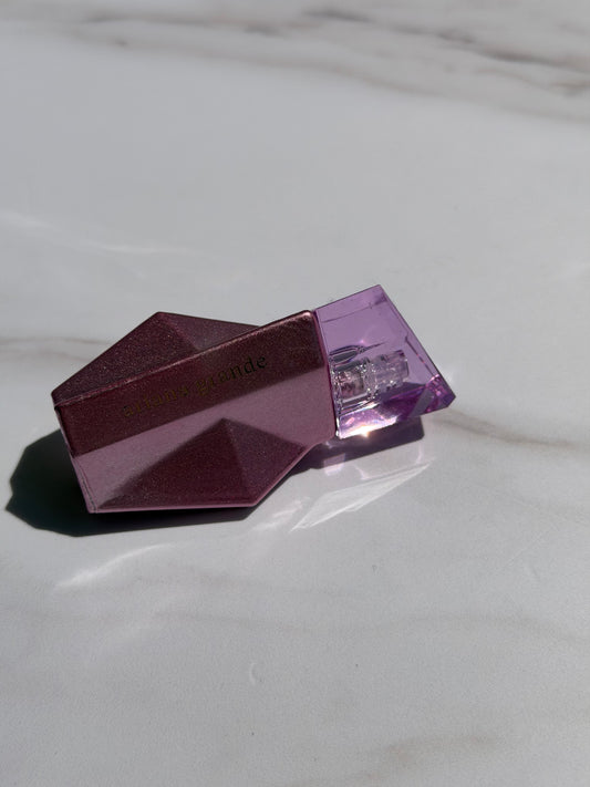 Ariana Grande- Mini r.e.m. Cherry Eclipse 6.5ml (sin caja)