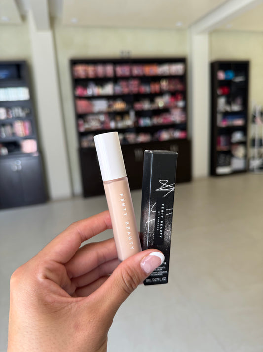 Fenty Beauty by Rihanna Pro Filt’r Instant Retouch Longwear Liquid Concealer tono- 200