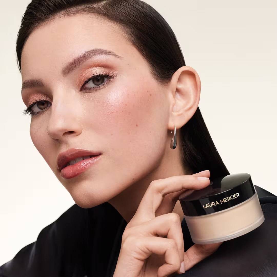 Indulgent Icons Translucent Loose Setting Powder ULTRA-BLUR & Velour Puff Set- Laura Mercier 20gr