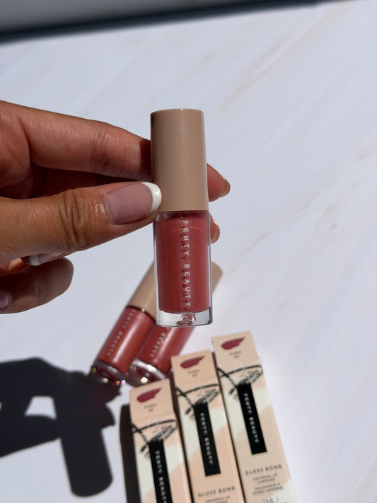 Fenty Beauty by Rihanna- MINI Gloss Bomb Universal Lip Gloss Luminizer- TONO FU$$Y