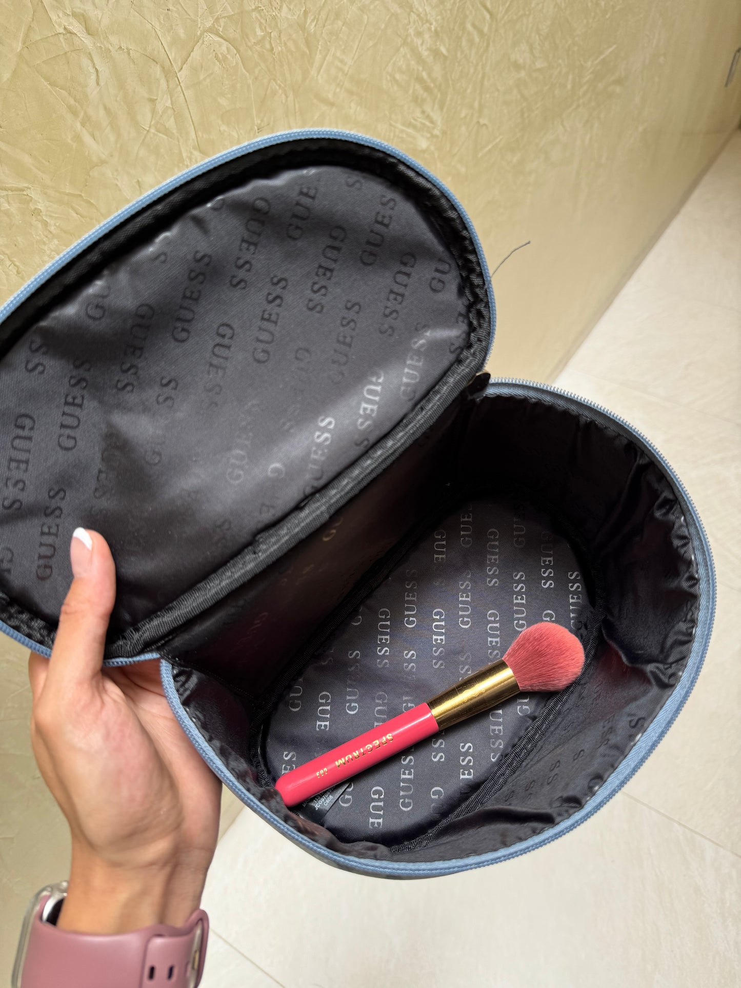 Cosmetiquera GUESS Azul
