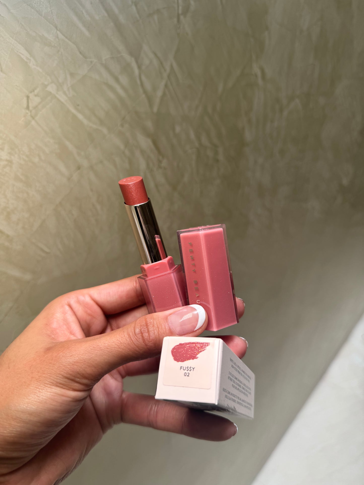 Fenty Beauty by Rihanna Gloss Bomb Stix High-Shine Gloss Stick TONO- FU$$Y 02