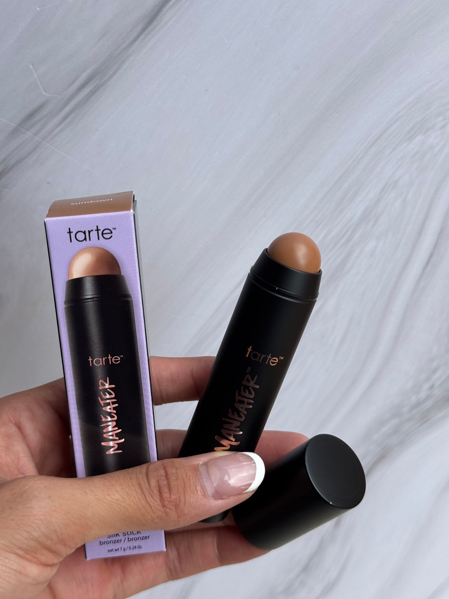 Maneater™ silk stick bronzer TARTE Tono- SUNDOWN