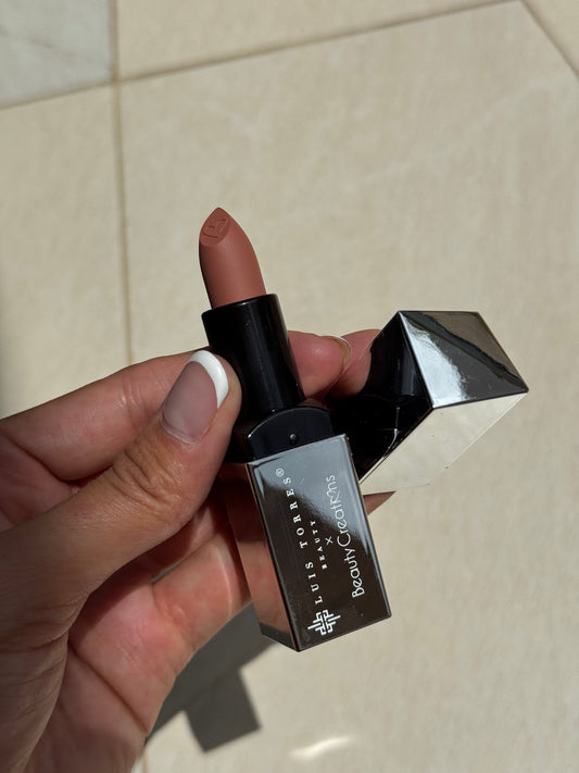 Labial en Barra Nude LUIS TORRES X Beauty Creations