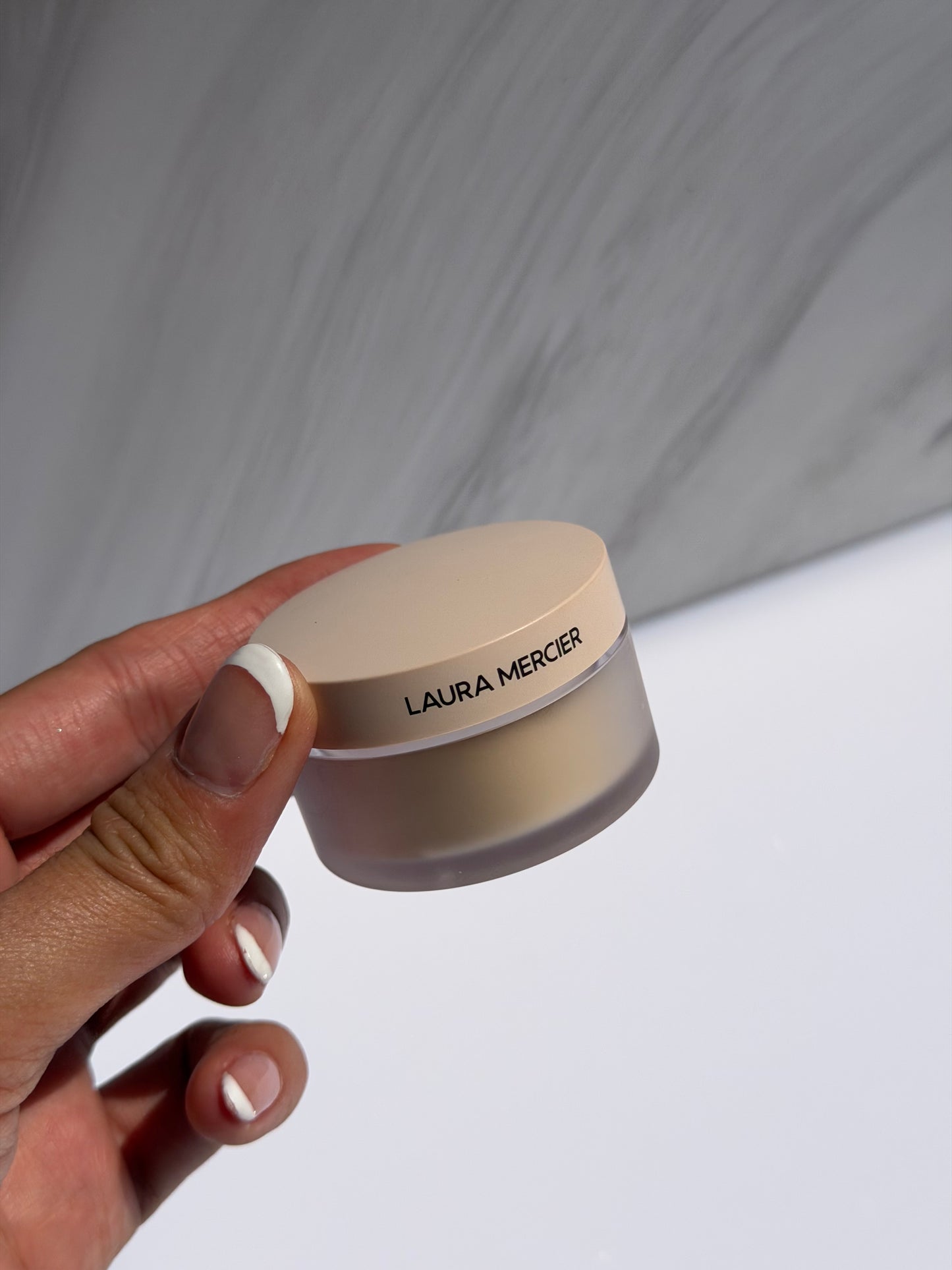Mini Laura Mercier Ultra-Blur Talc-Free Longwearing Translucent Loose Setting Powder 6g- TRANSLUCENT (Sin Caja)