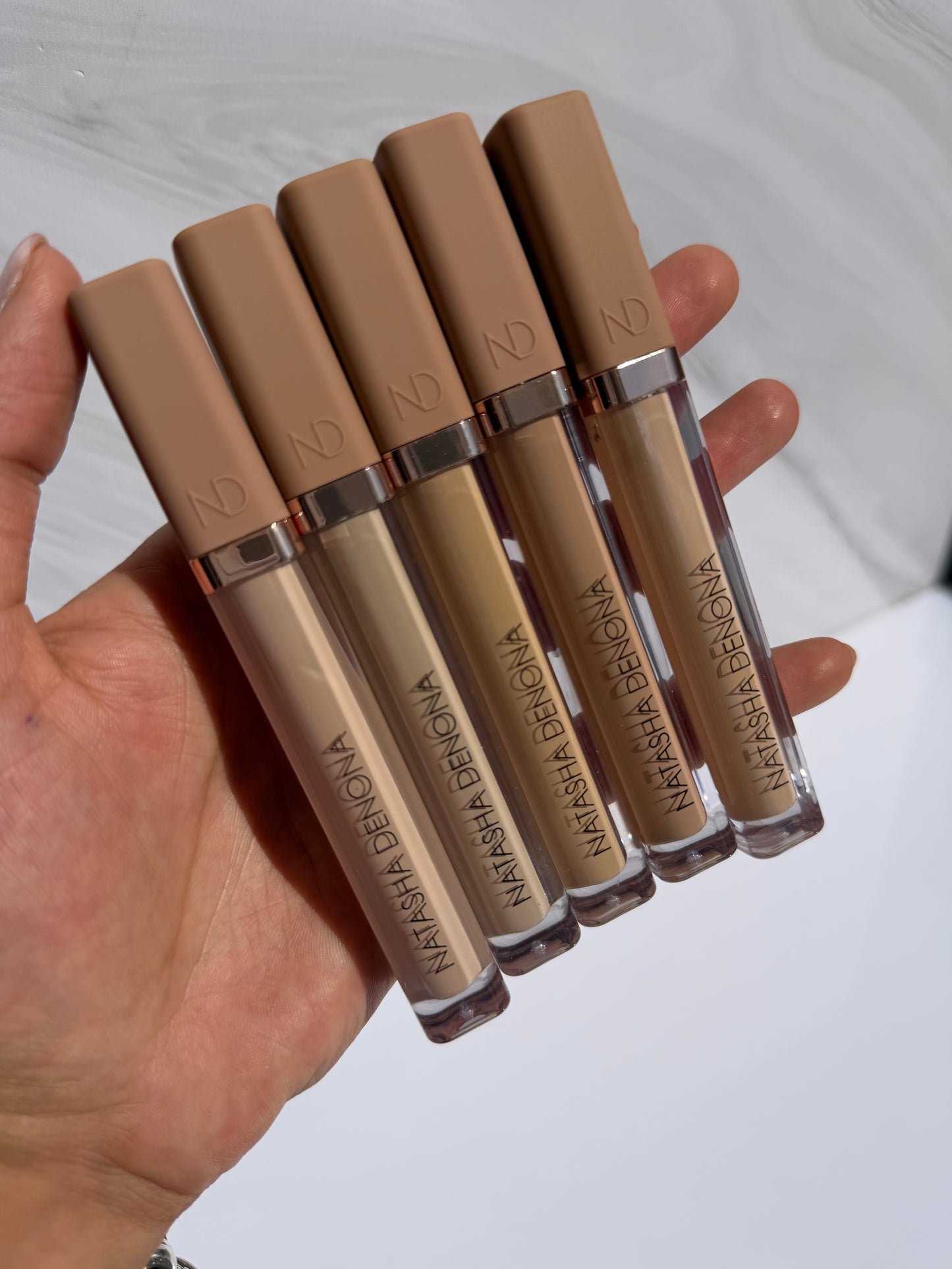 NATASHA DENONA Hy-Glam Brightening & Hydrating Medium to Full Coverage Crease Proof Serum Concealer