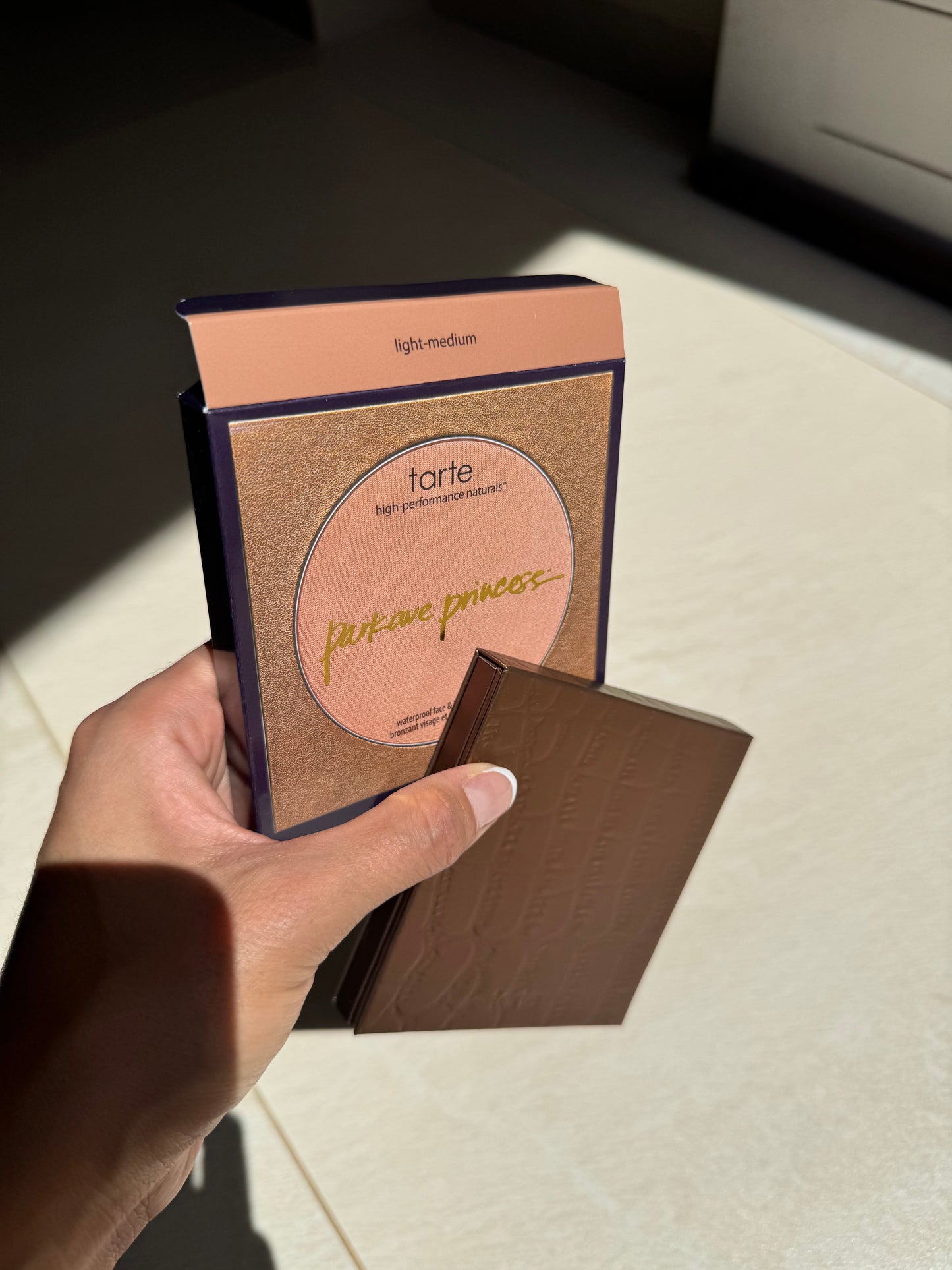Park ave princess™ waterproof face & body bronzer Tono- Light-medium Tarte