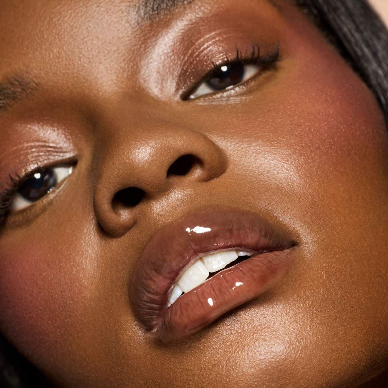 MINI Fenty Beauty by Rihanna Gloss Bomb Heat Universal Lip Luminizer + Plumper 04 HOT CHOCOLIT HEAT